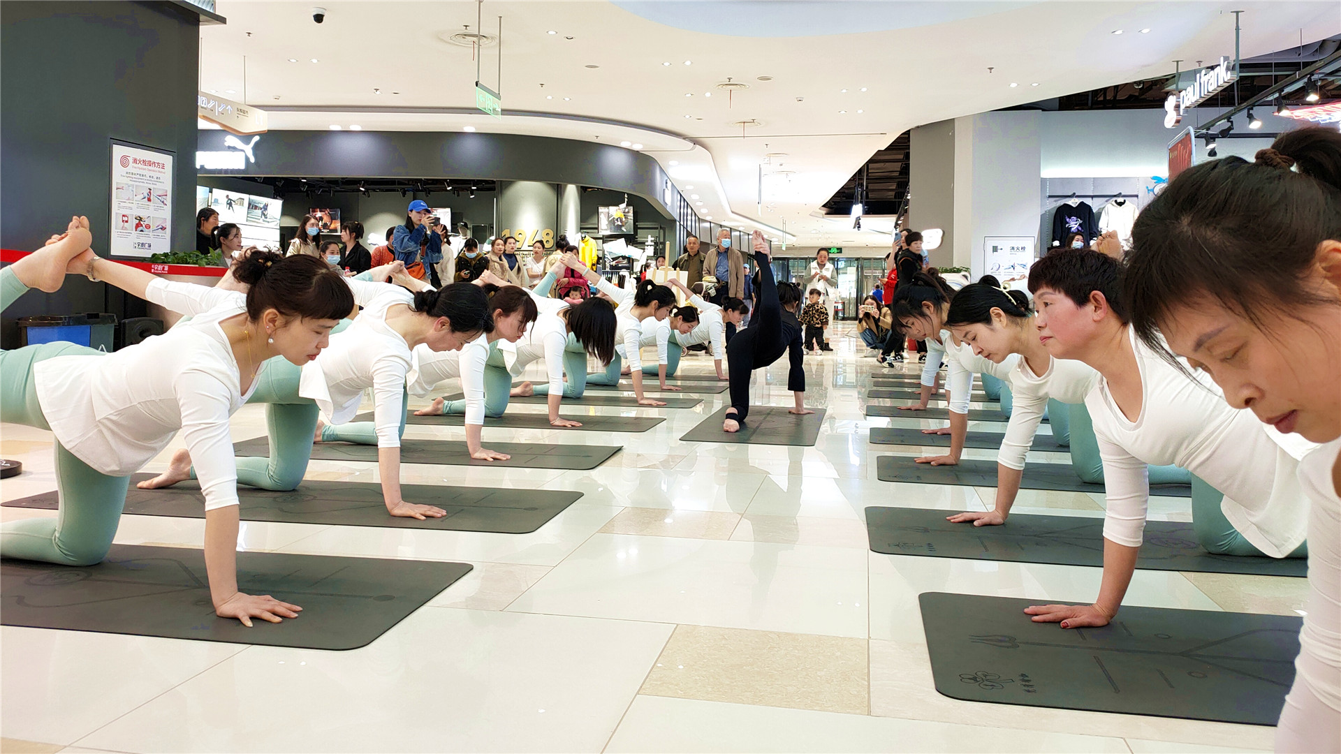 資源聯(lián)動“迎集團慶、慶三八節(jié)” (4)_副本.jpg